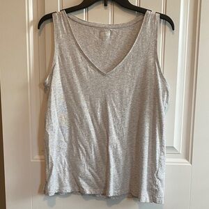Old Navy Light Gray V-Neck Tank Top